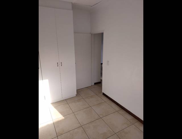 2 bed property to rent in STRAND